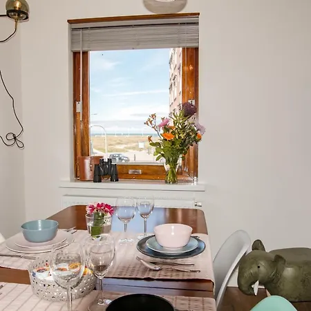 Emma's Beachhouse With Seaview Apartamento